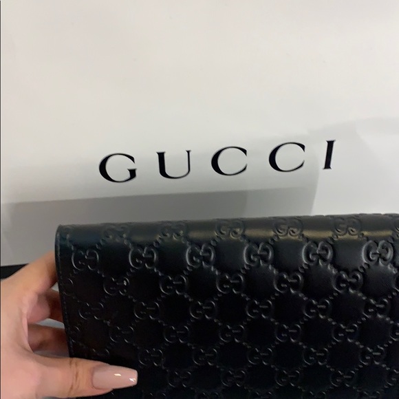 Authentic Gucci Wallet on Chain - Picture 2 of 3